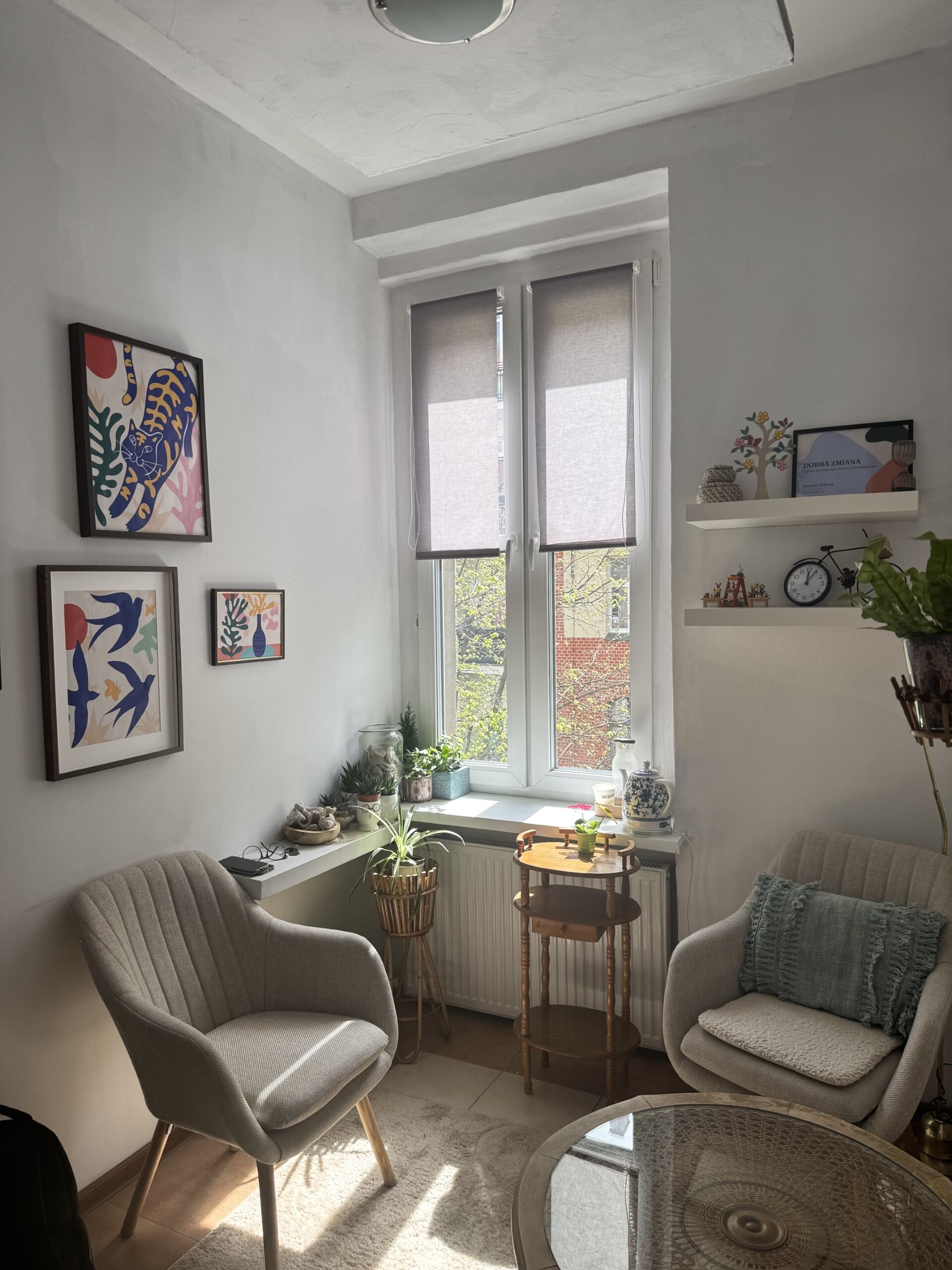 Wnętrze gabinetu - zdjęcie